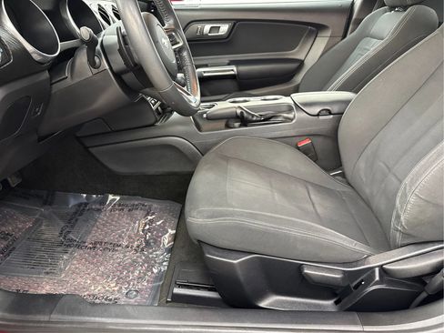 Used 2018 Ford Mustang Coupe RWD image 13