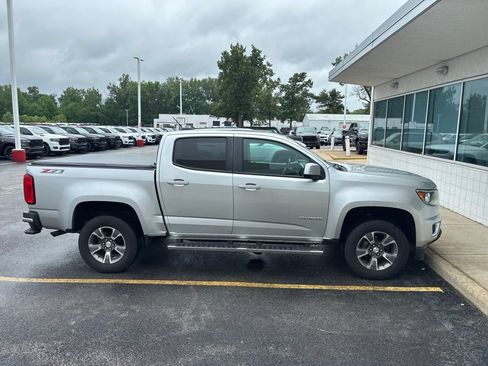 Used 2019 Chevrolet Colorado Z71 AWD/4WD image 2
