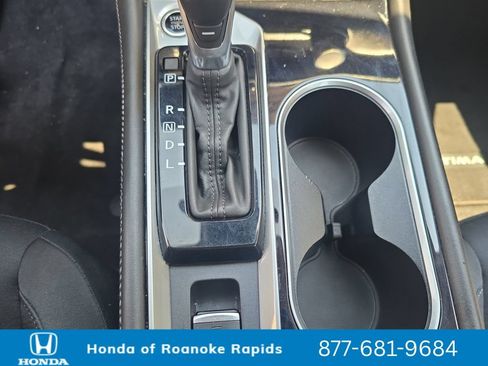Used 2024 Nissan Altima 2.5 SV w/ SV Premium Package FWD image 28