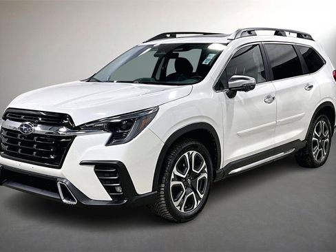 Used 2023 Subaru Ascent Touring image 3