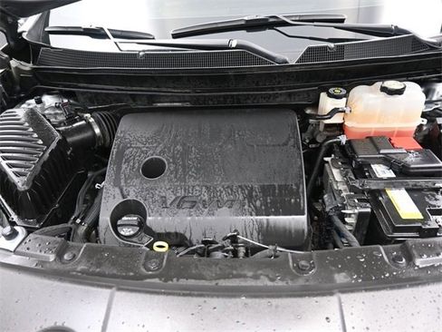 Used 2023 Chevrolet Traverse LT w/ LT Premium Package image 30