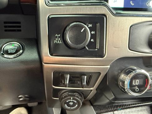 Used 2022 Ford F350 Platinum AWD/4WD image 32