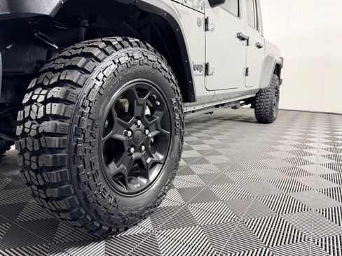 Used 2023 Jeep Gladiator Sport AWD/4WD image 12