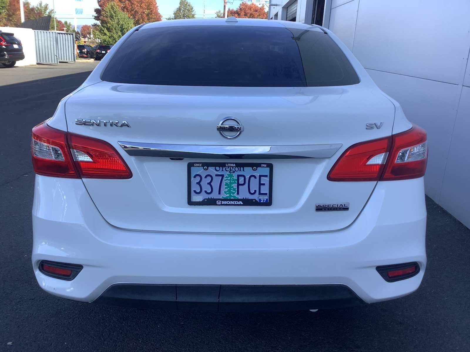 Used 2019 Nissan Sentra SV w/ Special Edition Package FWD image 5