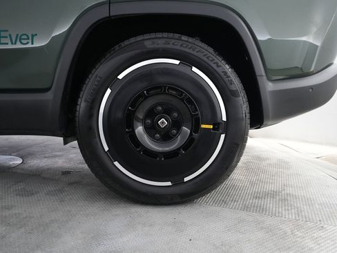 Used 2025 Rivian R1S Adventure AWD/4WD image 9