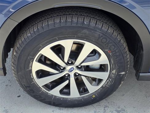 Used 2022 Subaru Outback Premium image 34