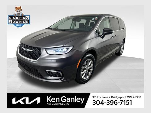 Used 2023 Chrysler Pacifica Touring-L AWD/4WD image 1