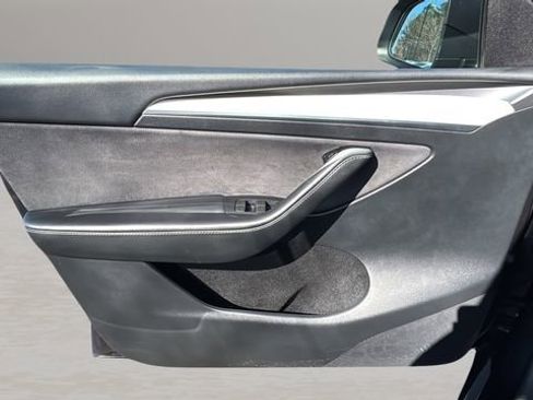 Used 2024 Tesla Model Y Performance image 17