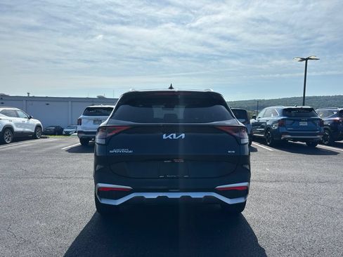 Used 2025 Kia Sportage EX AWD/4WD image 4