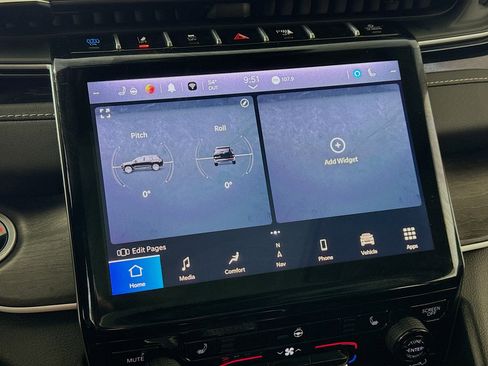 Used 2023 Jeep Grand Cherokee 4WD 4xe image 19