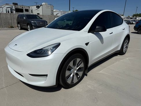 Used 2021 Tesla Model Y Long Range AWD/4WD image 7