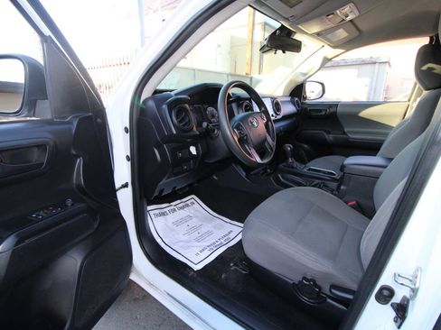 Used 2020 Toyota Tacoma SR image 40