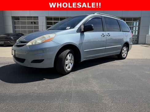 Used 2007 Toyota Sienna CE FWD image 1