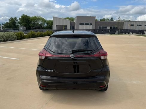 Used 2025 Nissan Kicks Play S FWD image 8