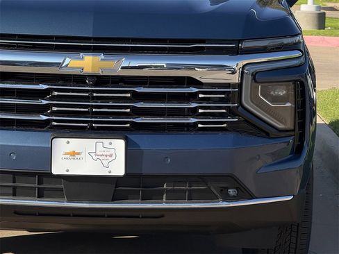 New 2026 Chevrolet Suburban Premier image 8