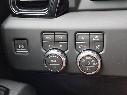 New 2026 GMC Sierra 3500 AT4 w/ AT4 Premium Plus Package AWD/4WD image 17