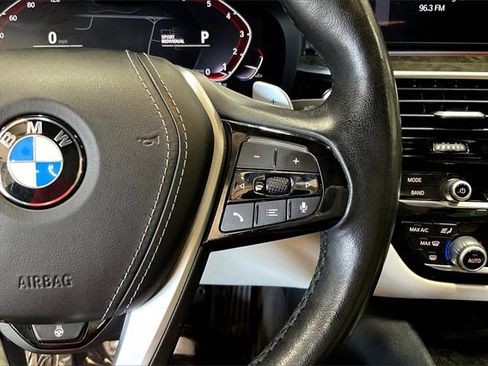 Used 2021 BMW 530i xDrive w/ Premium Package image 19