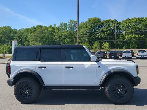 New 2026 Ford Bronco Outer Banks w/ Sasquatch Package image 2