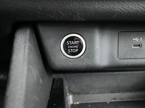 Used 2023 Nissan Rogue SV image 15