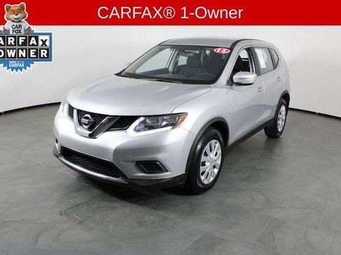 Used 2015 Nissan Rogue S image 2