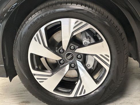 New 2025 Audi Q6 e-tron Premium Plus image 24