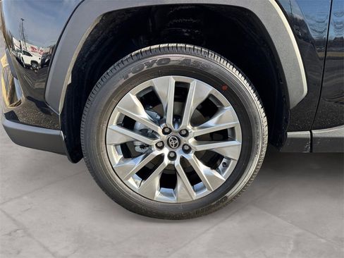 Used 2025 Toyota RAV4 XLE Premium image 14