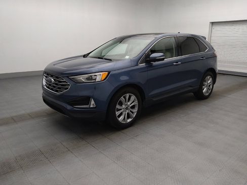 Used 2019 Ford Edge Titanium FWD image 2