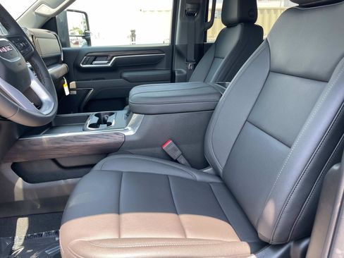New 2025 GMC Sierra 2500 SLT w/ SLT Convenience Package image 22