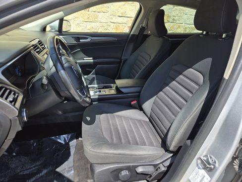 Used 2017 Ford Fusion S w/ Equipment Group 101A FWD image 5