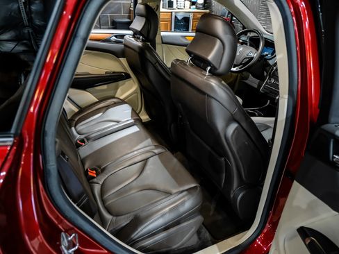 Used 2017 Lincoln MKC Select w/ Select Plus Package image 39