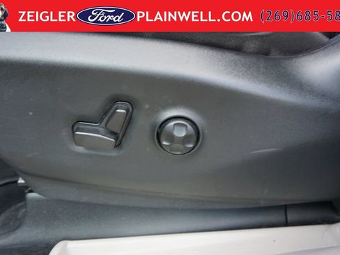 Used 2024 Chrysler Voyager LX FWD image 20