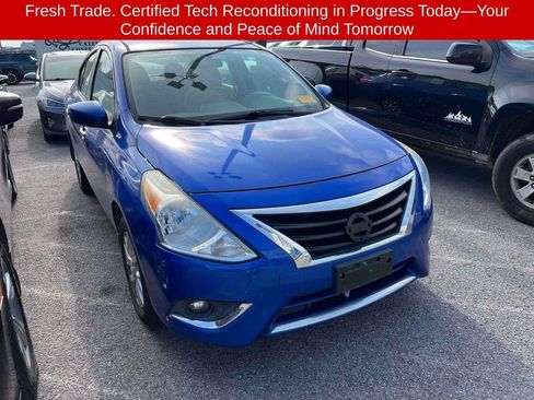 Used 2016 Nissan Versa SV w/ SV Appearance Package FWD image 1