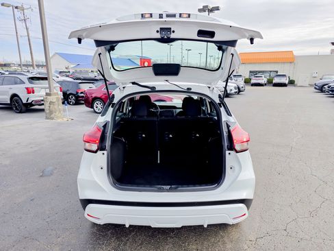 Used 2024 Nissan Kicks S image 40