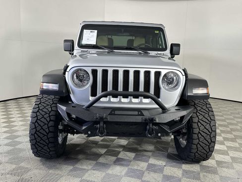Used 2022 Jeep Wrangler Sport image 3