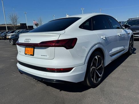 Used 2022 Audi e-tron Premium Plus w/ Premium Plus Package image 3