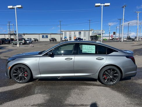 New 2026 Cadillac CT5 V image 2