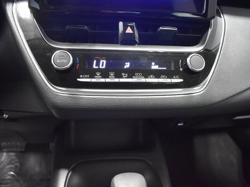 Used 2025 Toyota Corolla LE image 18