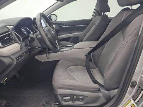 Used 2022 Toyota Camry LE image 18
