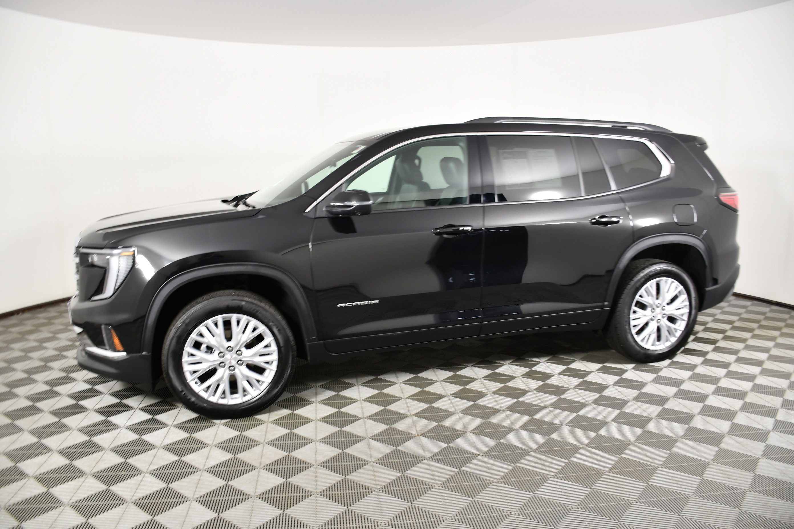 Used 2026 GMC Acadia Elevation w/ Elevation Premium Package AWD/4WD image 9