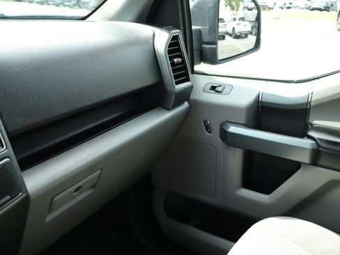 Used 2018 Ford F150 XLT w/ Equipment Group 302A Luxury AWD/4WD image 43