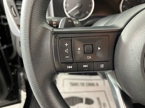 Used 2024 Nissan Rogue SV FWD image 24