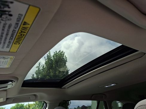 Certified 2025 Subaru Outback Premium AWD/4WD image 16