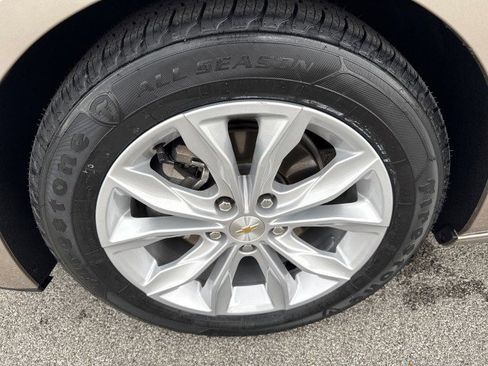 Used 2025 Chevrolet Malibu LT image 12