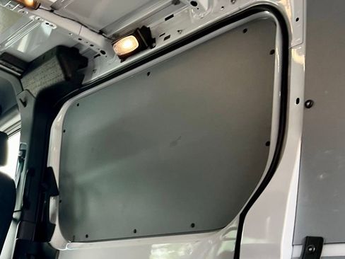 Used 2025 Mercedes-Benz Sprinter 2500 image 33