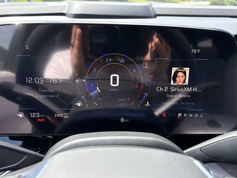 New 2025 Chevrolet Suburban Premier image 13