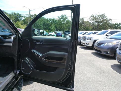 Used 2019 Chevrolet Suburban LT RWD image 24