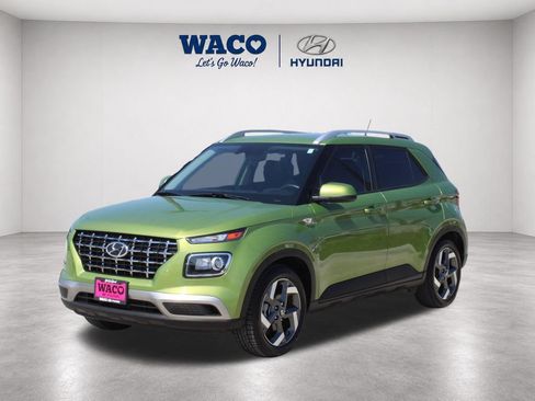 Used 2024 Hyundai Venue SEL FWD image 3