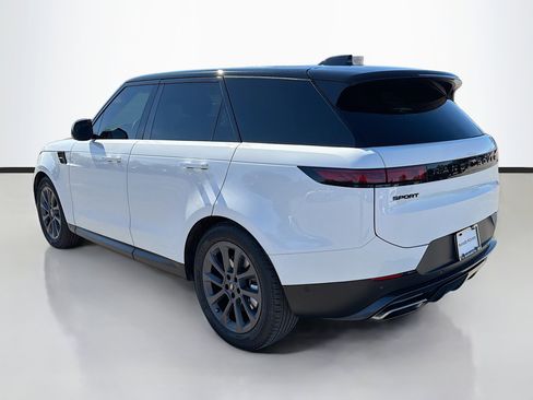 Used 2024 Land Rover Range Rover Sport SE image 3