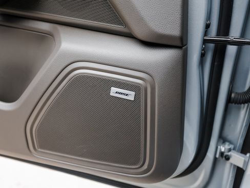 Certified 2025 Porsche Macan image 23