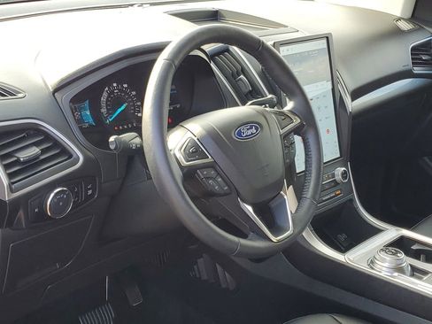 Used 2024 Ford Edge SEL w/ Convenience Package image 8